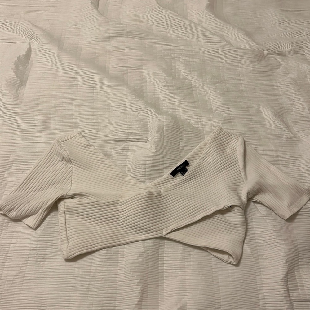 White cropped tshirt